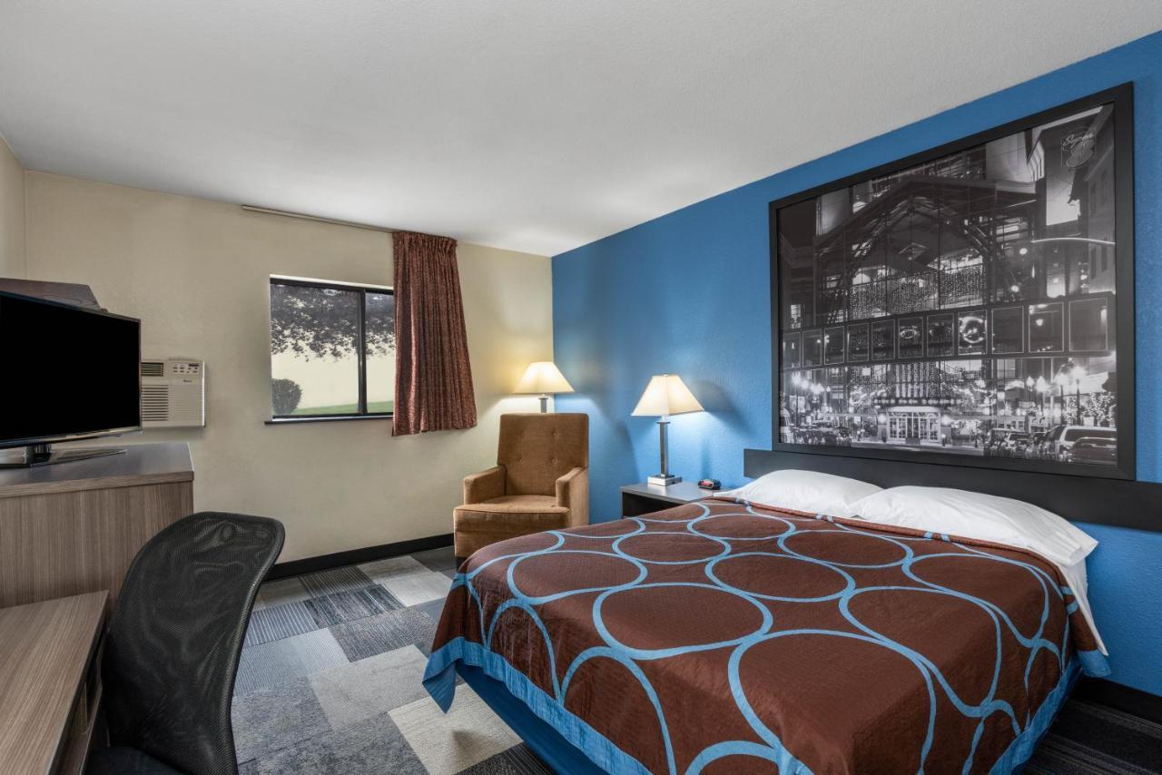 Super 8 By Wyndham Spokane Valley Exterior photo