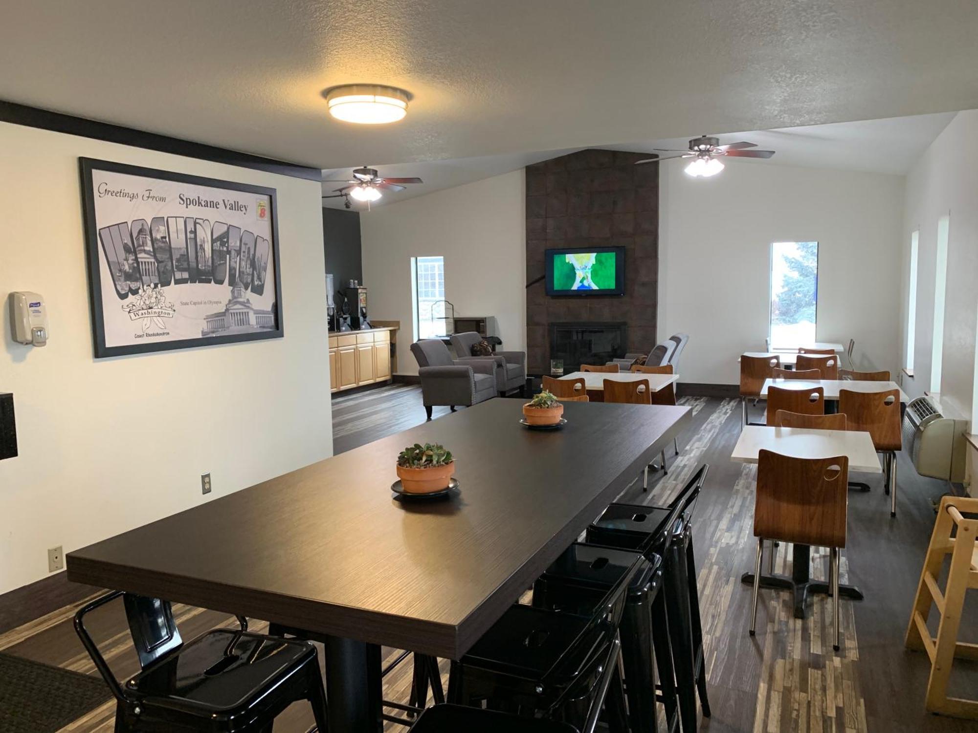 Super 8 By Wyndham Spokane Valley Exterior photo